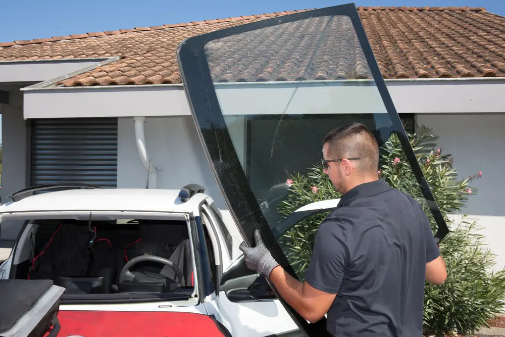 Auto glass Replacement